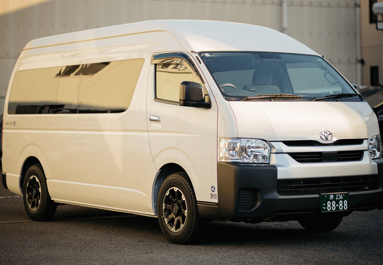 HiAce (14-Seater)—Picture1
