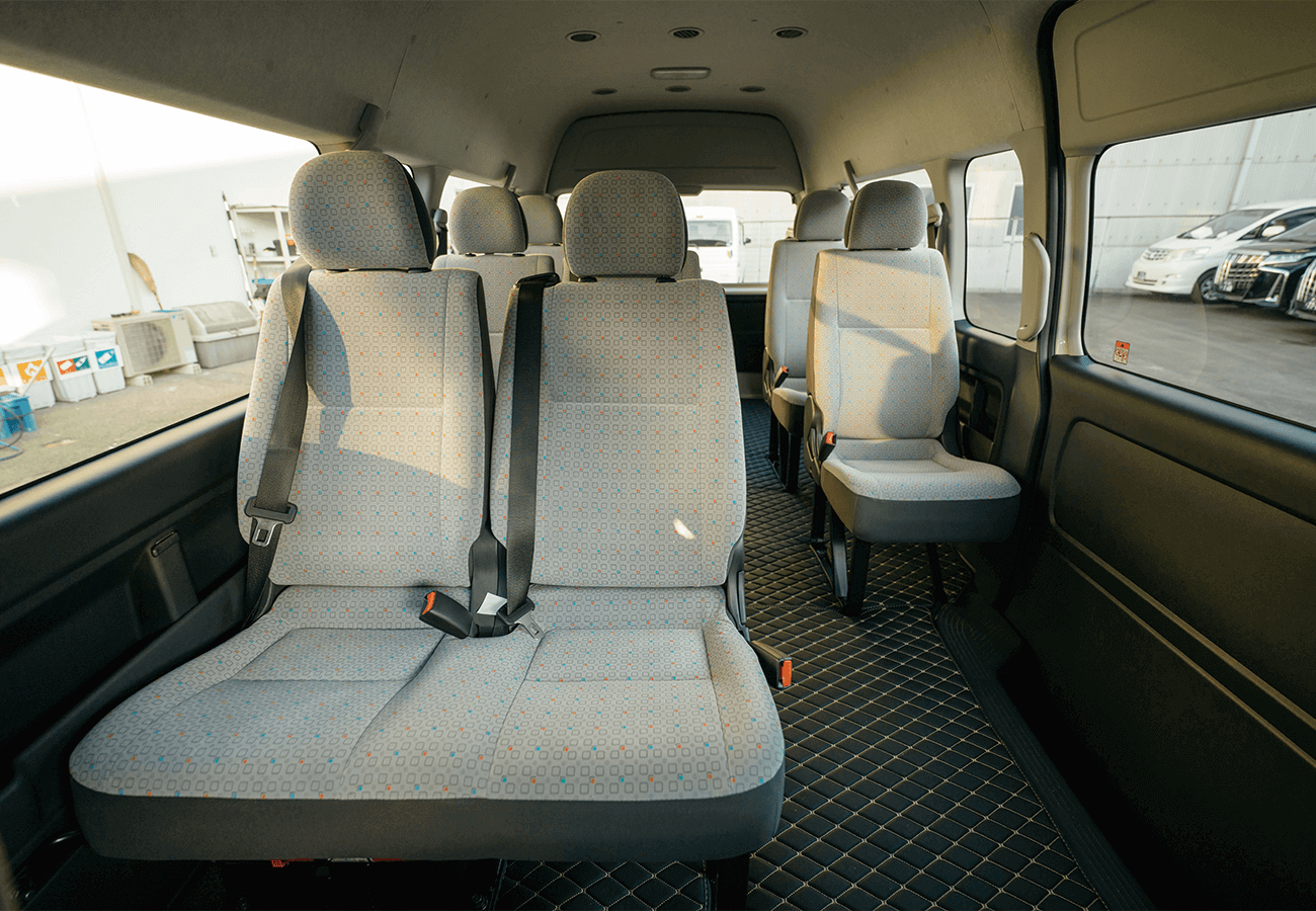 HiAce (14-Seater)—Picture3