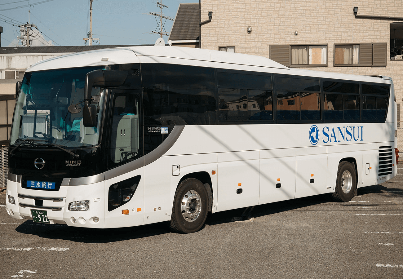 Hino Large Bus—Picture1